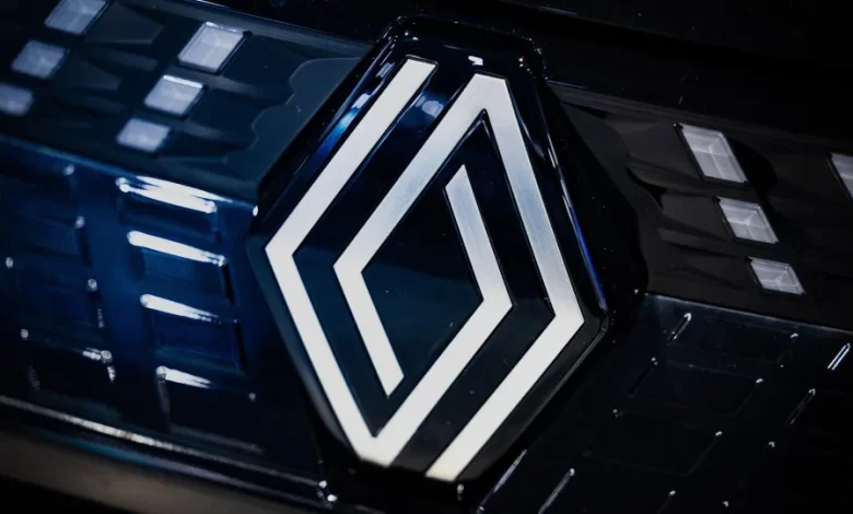 Dois elétricos da Renault poderão voltar a ter motor de combustão