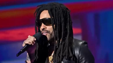 Fã de Lenny Kravitz ranca rastas do cantor em concerto. "Uma loucura"