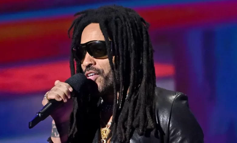 Fã de Lenny Kravitz ranca rastas do cantor em concerto. "Uma loucura"