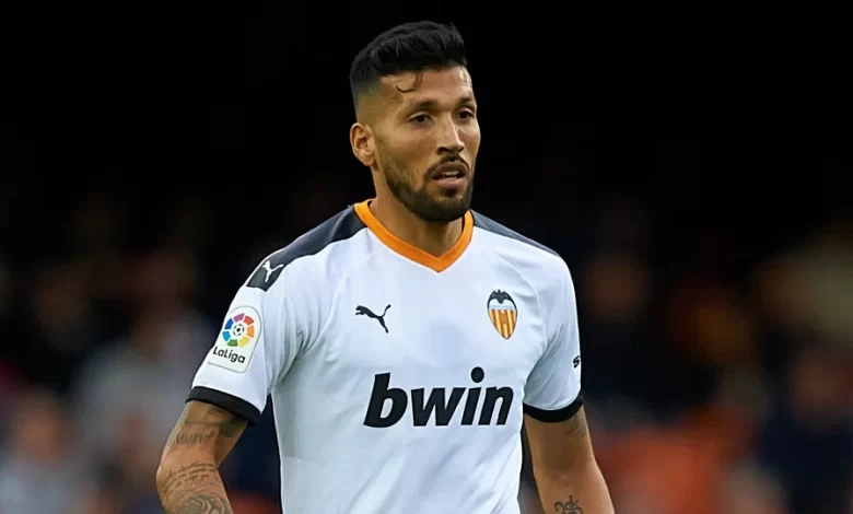 Garay 'explode' contra Peter Lim no Valencia: "O clube não levanta voo"