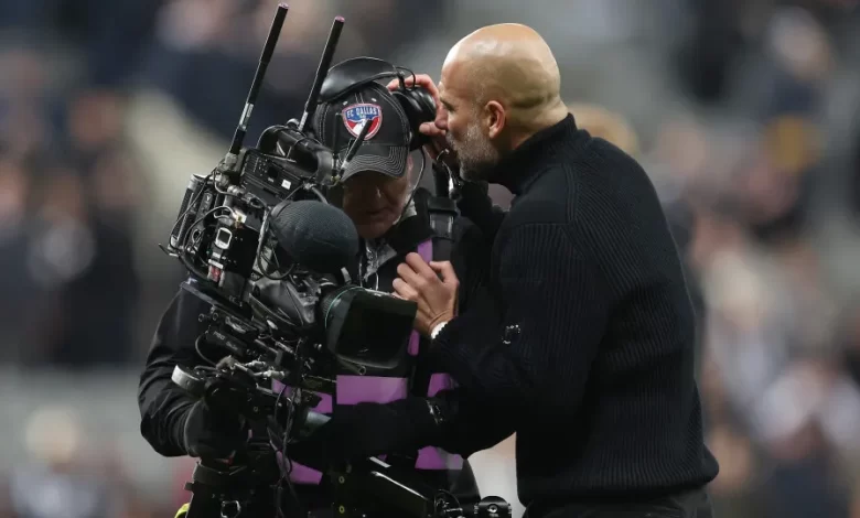 Guardiola perde a cabeça após derrota e descarrega… no operador de câmera