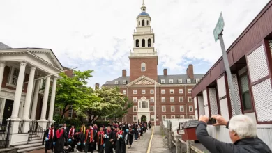 Harvard reabre investigação a ex-presidente após divulgação de e-mails com Epstein