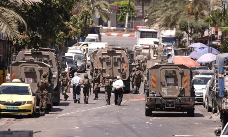Israel faz grande operação militar na Cisjordânia: "Invadiram casas"