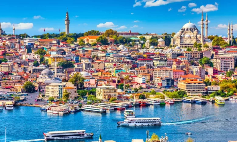 Mãe e filhos de férias em Istambul morrem devido a intoxicação alimentar