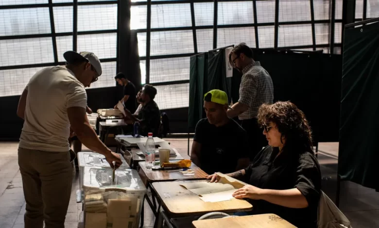 Mesas de voto fecharam no Chile em presidenciais que podem ter 2.ª volta