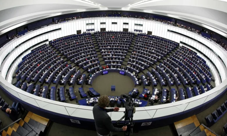 Metsola evoca solidariedade face a ataques de 2015 em Paris