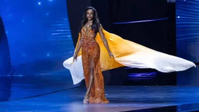 Miss Jamaica permanece no hospital após cair do palco durante concurso
