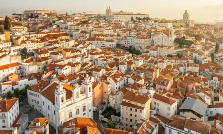Moradores entregam petição para pedir menos trânsito na Baixa de Lisboa