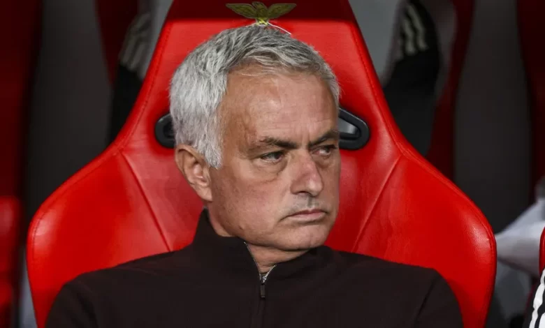 Mourinho mexe na equipa. Os onzes para o jogo entre Benfica e Casa Pia