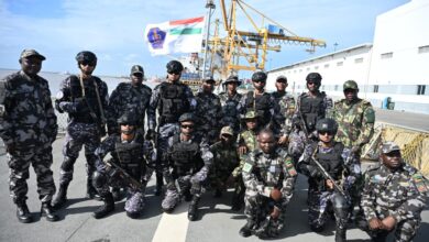 Navio indiano Savitri deixa porto de Beira