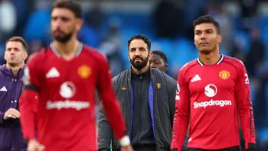 Neville visa "espinha" de Amorim no United: "Deveriam fazer muito melhor"