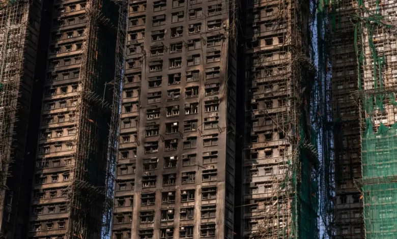Número de mortos no incêndio em Hong Kong sobe para 146