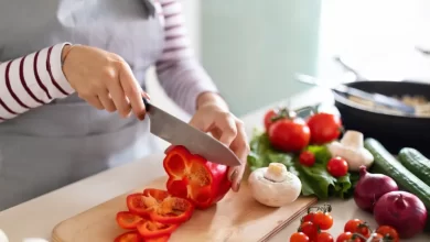 O mau hábito ao cozinhar que só espalha bactérias e pode trazer riscos