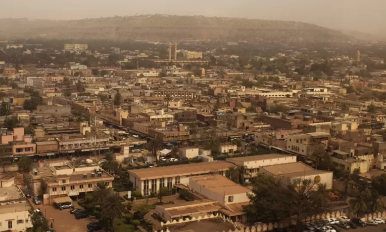 Paris aconselha cidadãos franceses a abandonarem temporariamente Mali