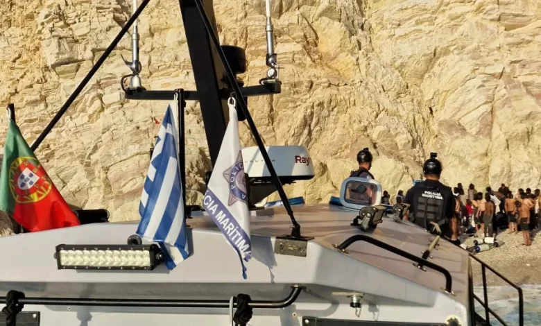 Polícia Marítima resgata 78 migrantes na ilha de Gavdos, na Grécia 