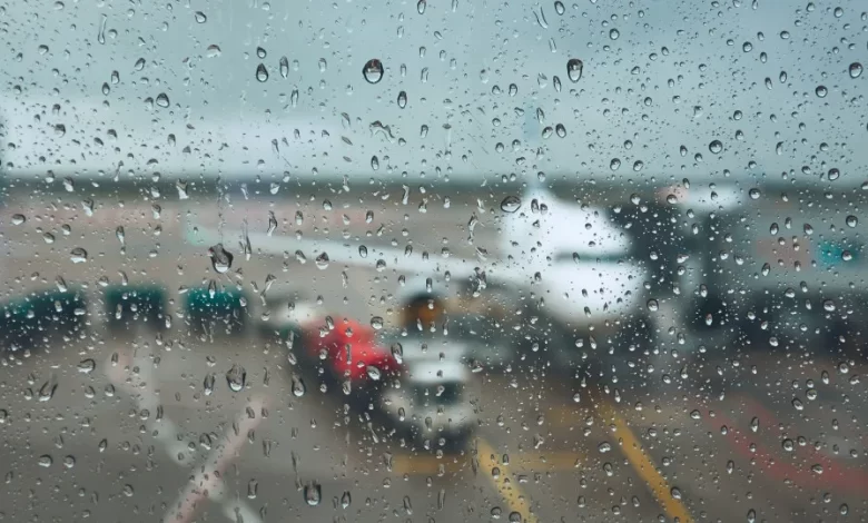 Relâmpago atinge avião da TAP (voltou a Lisboa após motor perder força)