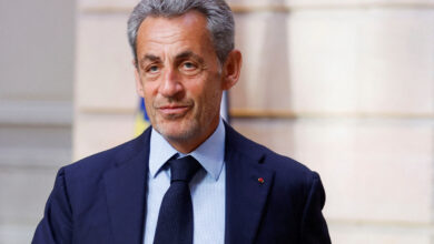 Sarkozy beneficia de liberdade condicional