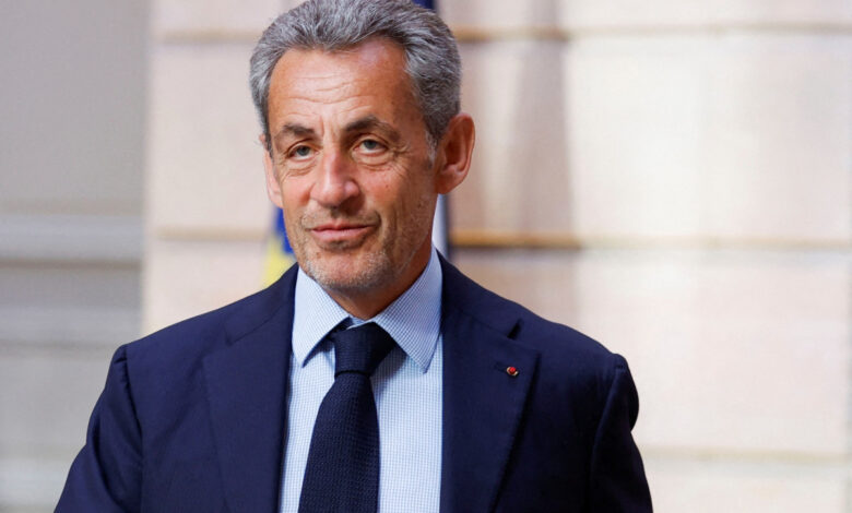 Sarkozy beneficia de liberdade condicional