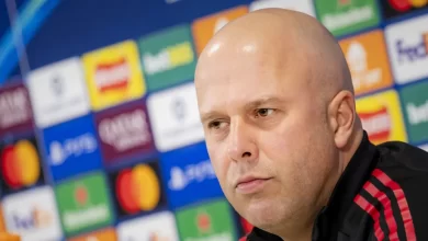 Slot revela solução para crise do Liverpool: "Termos menos posse de bola"