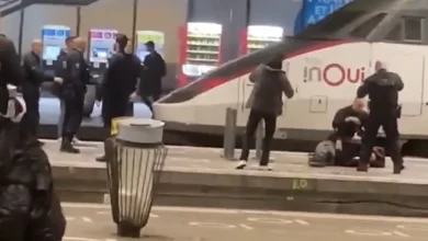 Tiroteio em estação de comboios em Paris após homem com faca fugir