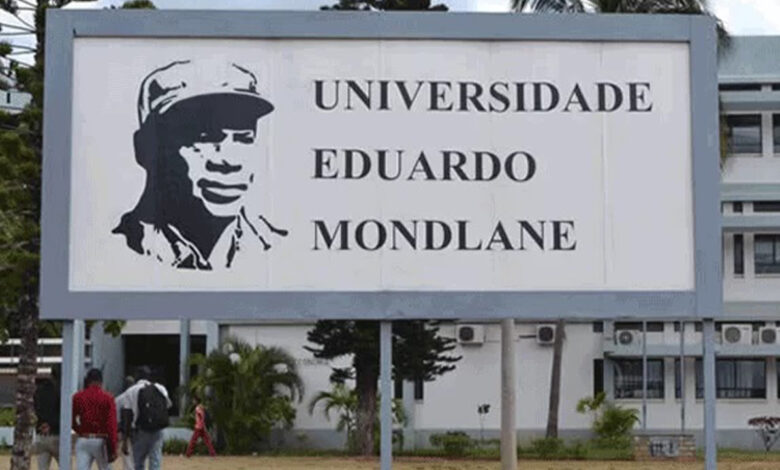 UEM gradua 905 estudantes