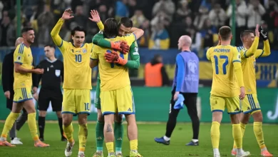 Ucrânia vence de forma dramática e vai ao playoff. França com remontada