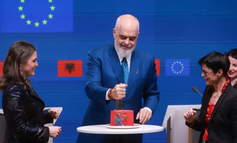 União Europeia abre último capítulo de negociações de adesão com Albânia