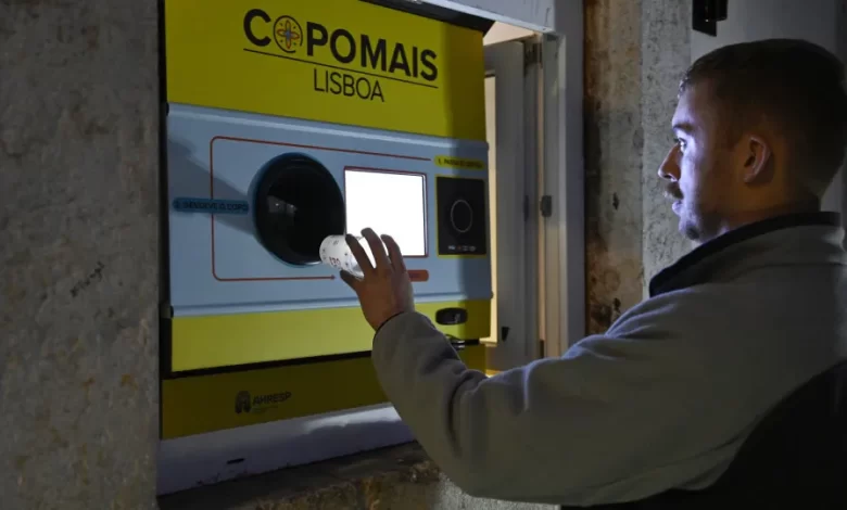 Vai sair este sábado? No Bairro Alto, já há máquinas para devolver o copo