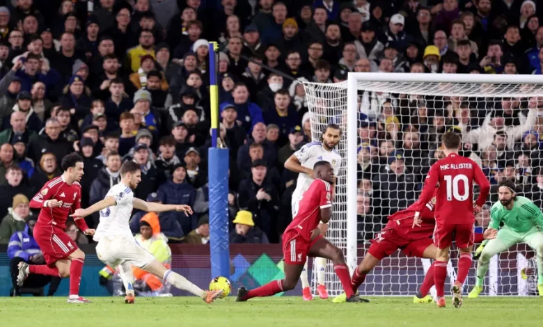 Aos trambolhões. Liverpool vacila na missão europeia e Amorim fica atento