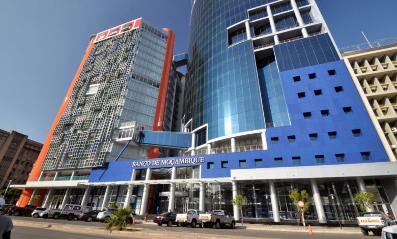 Banco de Moçambique reitera proibição do uso de cartões bancários para pagar importações comerciais