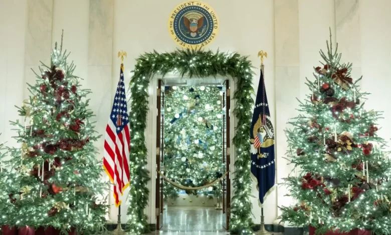 Casa Branca 'veste-se' a rigor para o Natal (e há imagens)