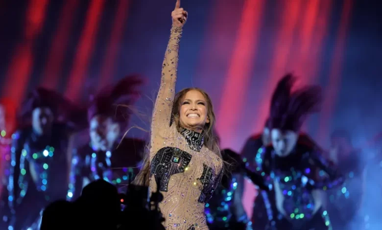 Cinco exercícios para conseguir a barriga invejável de Jennifer Lopez