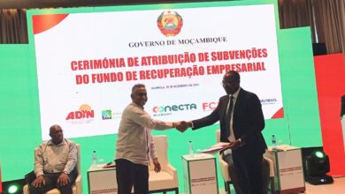 Empresários recebem fundos para recuperação económica