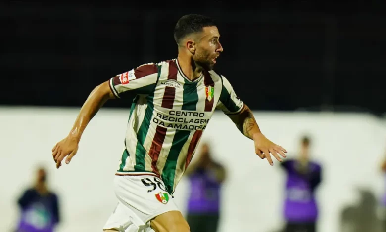 Estrela castiga Arouca e foge da descida. Alverca salva-se na reta final