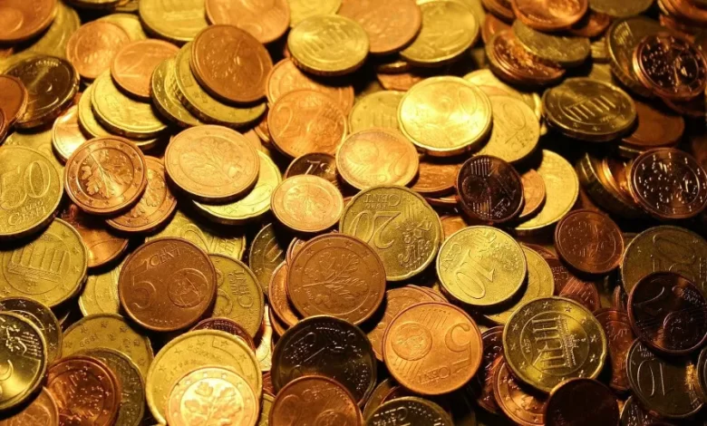 Euro volta a subir e mantém-se acima dos 1,16 dólares