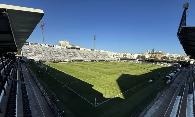 Farense 'derruba' Vizela no São Luís e aproxima-se dos lugares de subida
