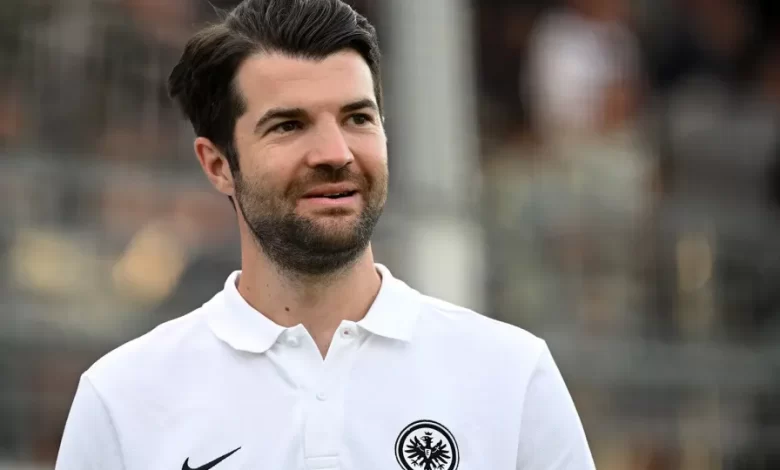 Inacreditável. Médico do Eintracht despedido por... tratar adversário