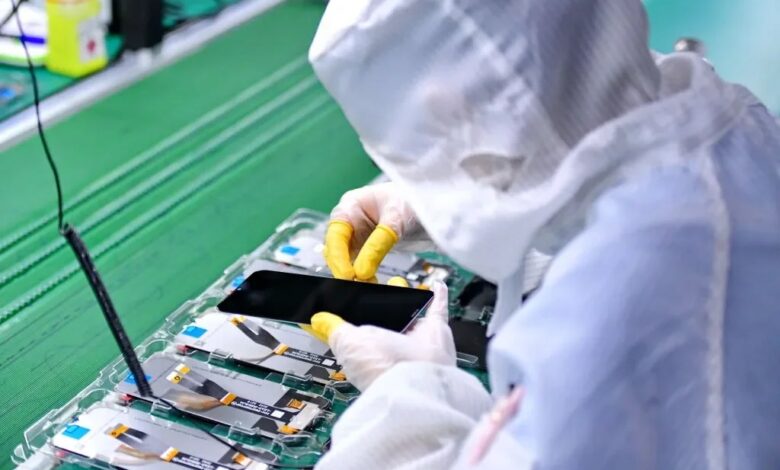 Inicia instalação de empresa de montagem de telemóveis e laptops
