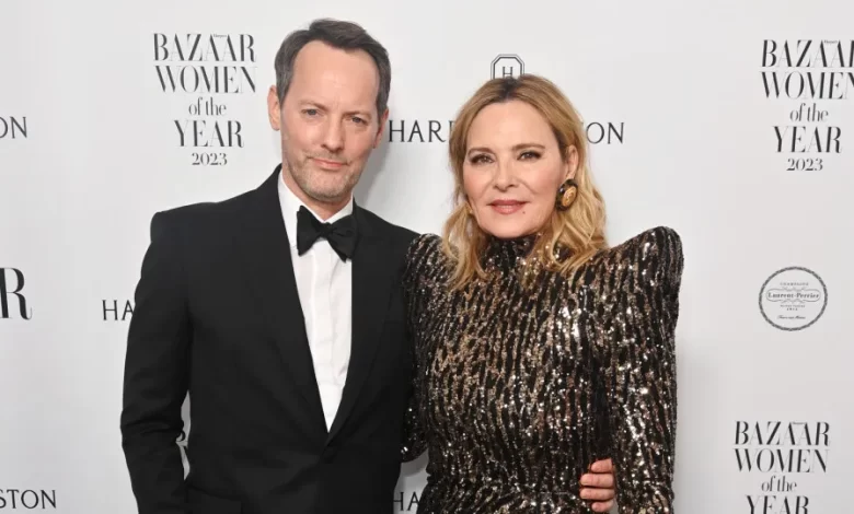 Kim Cattrall casa-se pela 4.ª vez em cerimónia com apenas 12 convidados