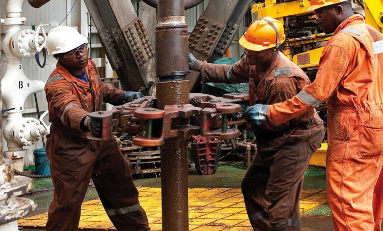 Lei de petróleos vai à revisão