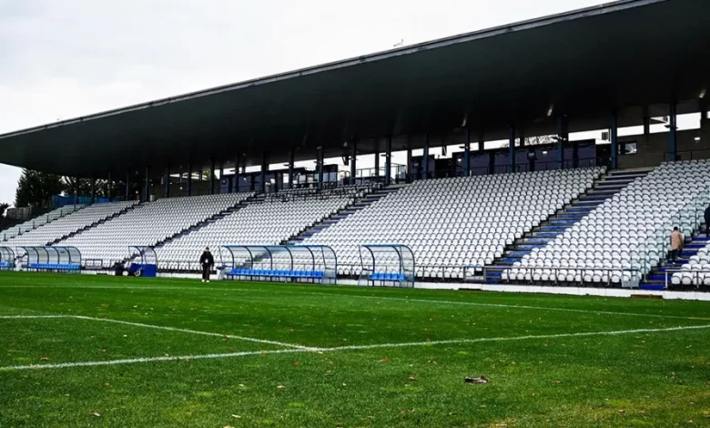 Lusitânia de Lourosa vence Portimonense com golo no último lance do jogo