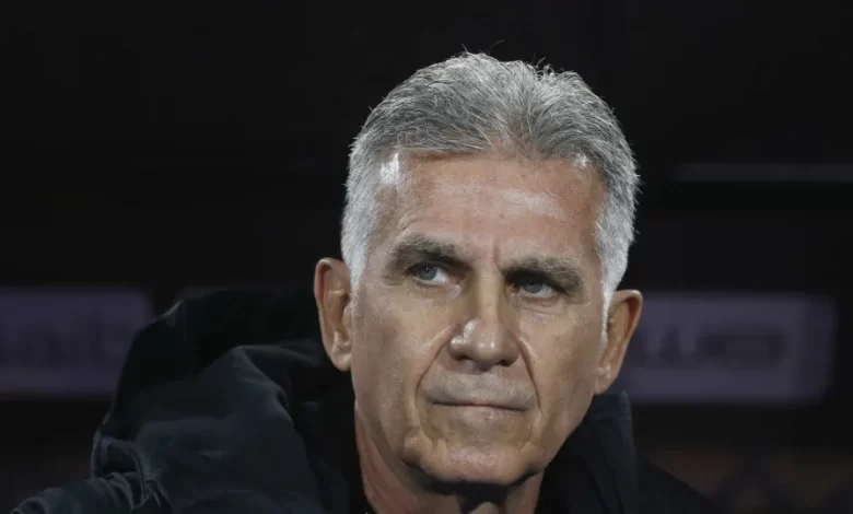 Omã de Carlos Queiroz vence Comoros, mas é afastado na Taça Árabe