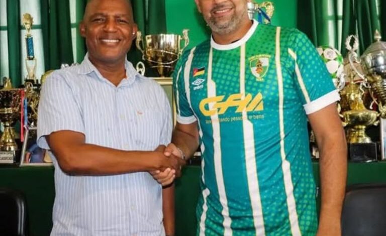 Akil Marcelino continua no Ferroviário da Beira