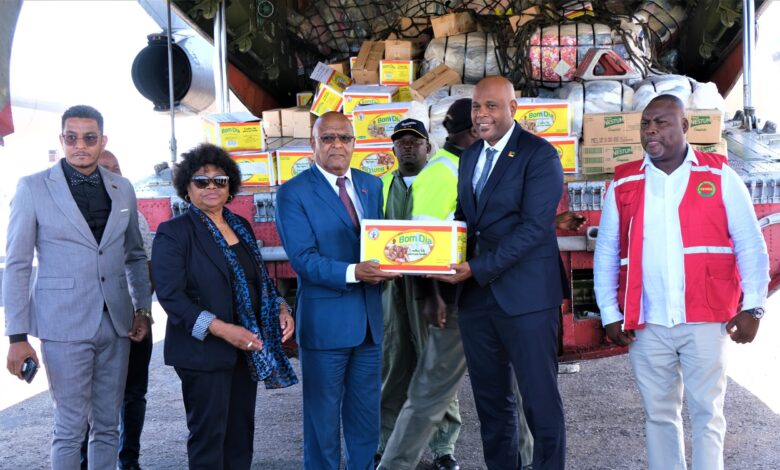 Angola oferece 75 toneladas às vítimas das cheias