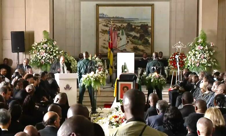 Arranca funeral oficial de Luísa Diogo