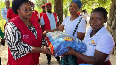 CHEIAS EM I’BANE: FRELIMO doa géneros alimentícios aos afectados