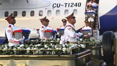 Corpos dos 32 combatentes cubanos caídos na Venezuela chegam à Havana