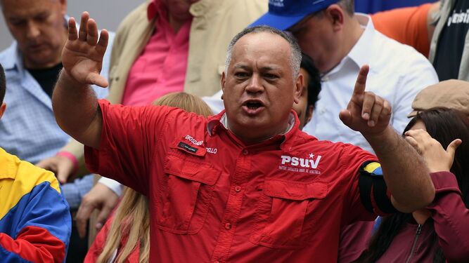 Governo venezuelano diz que ataque dos EUA causou pelo menos 100 mortos