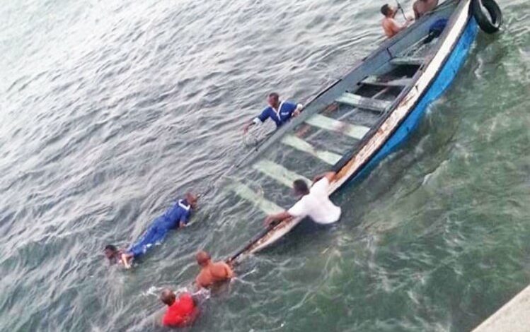 Sete desaparecidos em naufrágio no Guijá