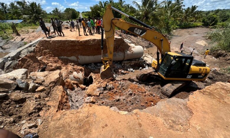DESTRUÍDAS PELAS CHEIAS: Governo precisa de 3,5 mil milhões de dólares para repor estradas
